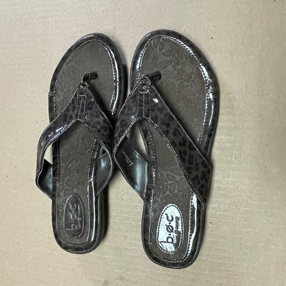 Børn Concepts Womens Size 9/40.5 Brown Cheetah/Animal Print Patent Thong Sandals